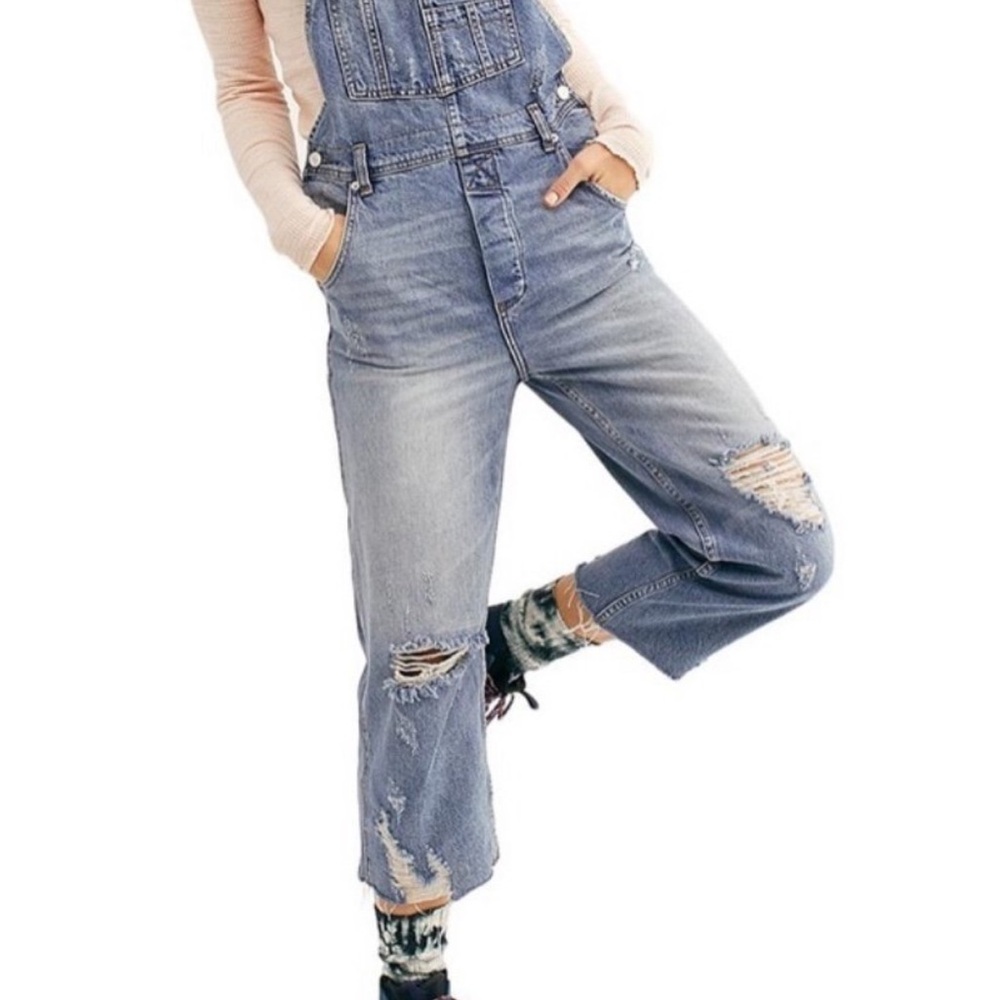 Free people baggy boyfriends cropped denim overalls free people